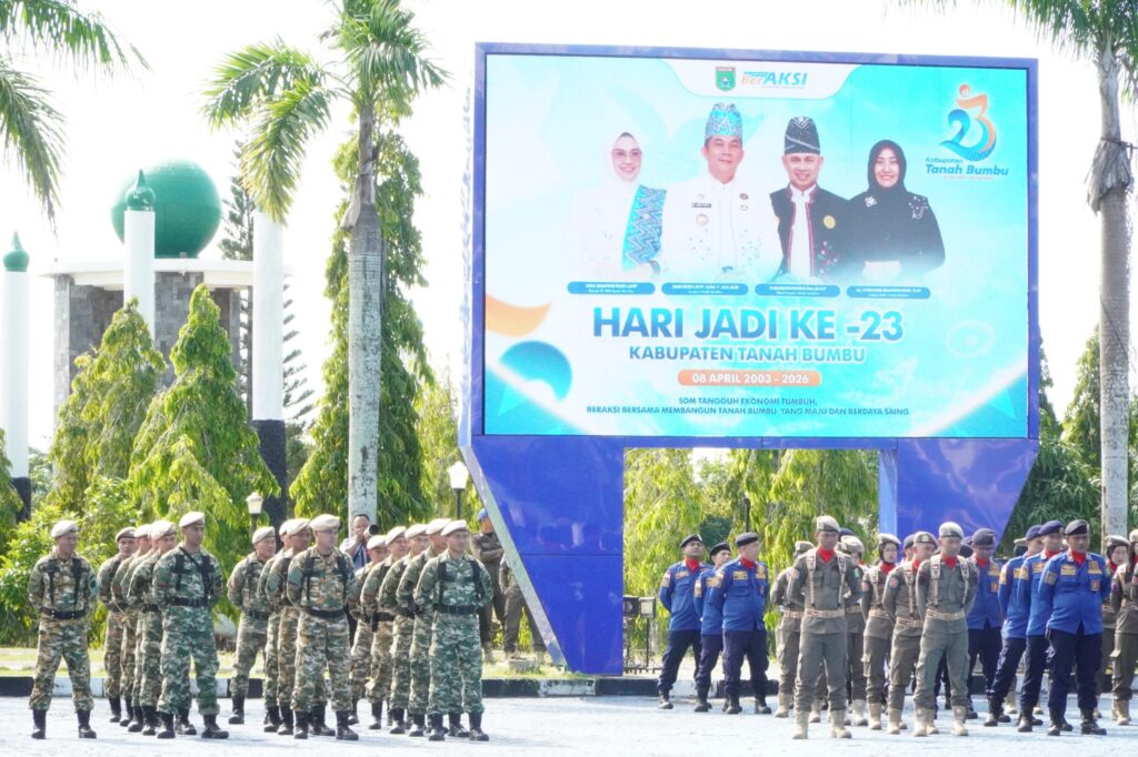 Upacara HUT ke-23 Tanah Bumbu Berlangsung Khidmat, Bupati Tekankan SDM dan Ekonomi