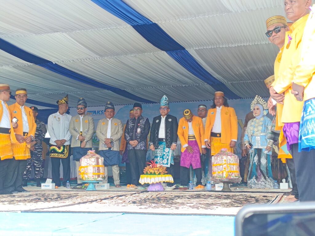 Tradisi Mappanre Ritasi’e Diperkuat, Pemprov Kalsel Dorong Pelestarian Budaya dan Lingkungan
