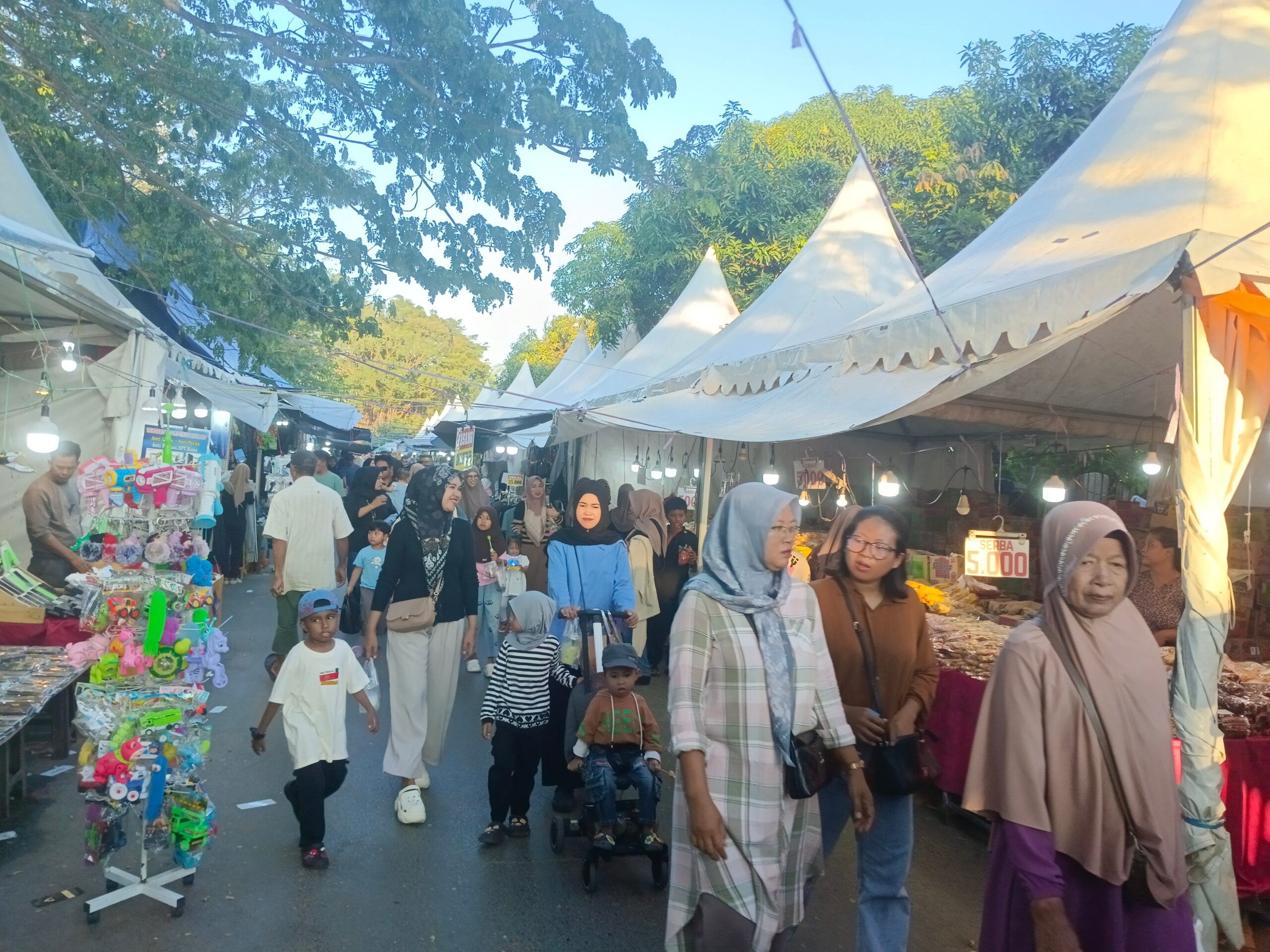 Mappanre Ritasiāe 2026 Dipadati Warga, Perpaduan Budaya dan Olahraga Gerakkan Ekonomi Lokal lv_0_20260425155157