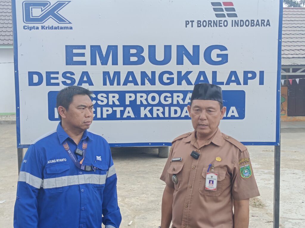 PT CK Bangun Embung, Dorong Pemenuhan Air Bersih Warga Mangkalapi
